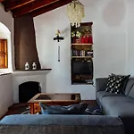 Cortijo La Perla De *
